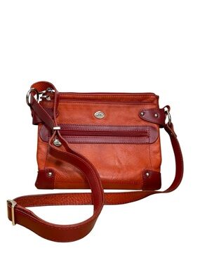 The Trend Italy Red leather Crossbody Bag Ajustable Strap Zip Compartmentalized